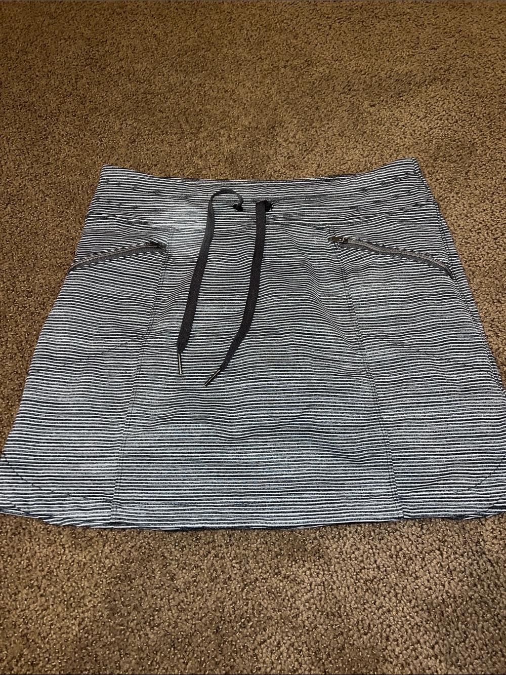 Athleta women’s tennis skirt attached shorts striped Xs